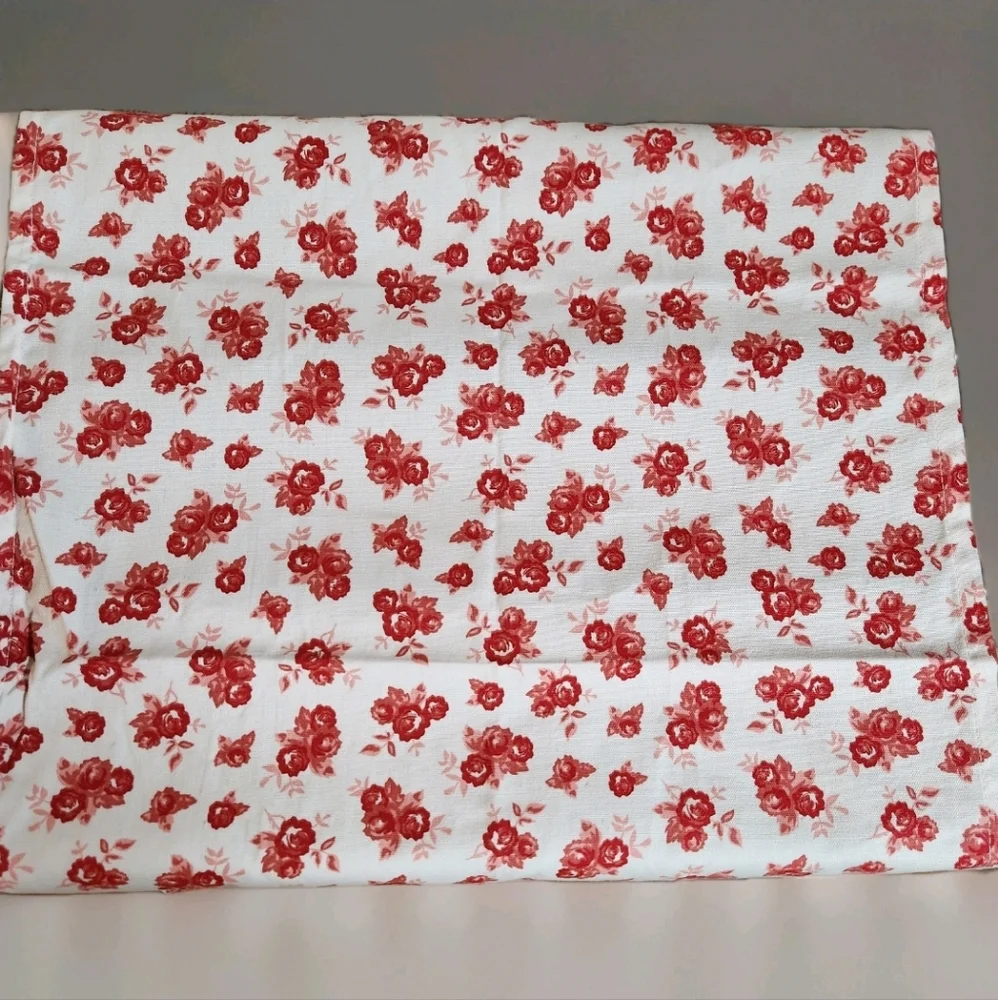 NWT Pioneer Woman Red Rose Tea Towel w/ Ric-Rac Trim – Rare Early Release